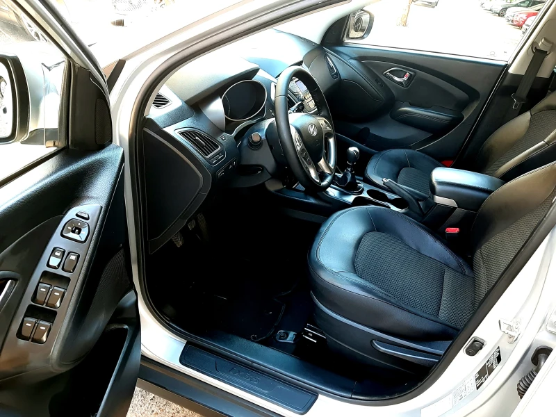Hyundai IX35 1.6-ИТАЛИЯ+ КОЖА ! ! ! , снимка 7 - Автомобили и джипове - 51801380