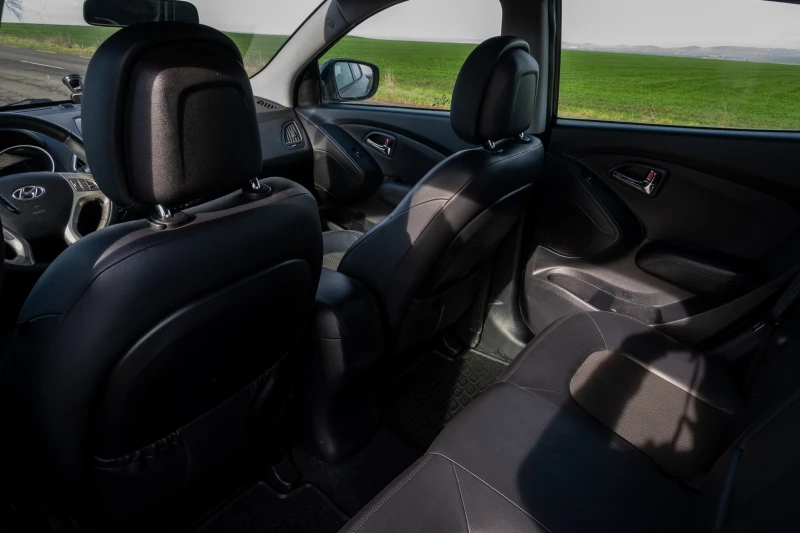 Hyundai IX35, снимка 11 - Автомобили и джипове - 53565387