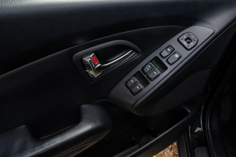 Hyundai IX35, снимка 9 - Автомобили и джипове - 53565387