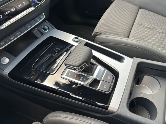 Audi Q5 Sportback 40 TFSI Quattro = S-line = Гаранция - изображение 9