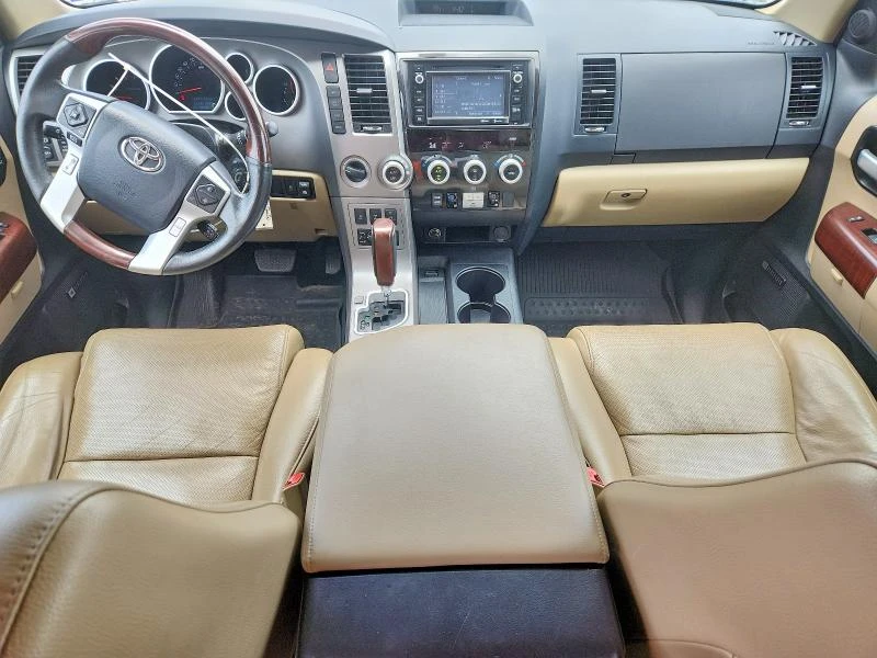 Toyota Sequoia 4WD 5.7L FFV Platinum, снимка 10 - Автомобили и джипове - 54885195