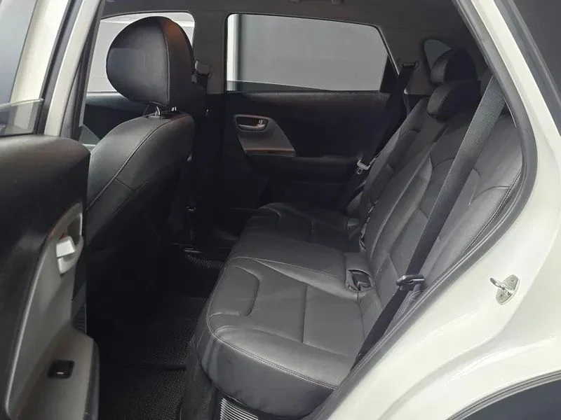 Kia Niro, снимка 12 - Автомобили и джипове - 56688440