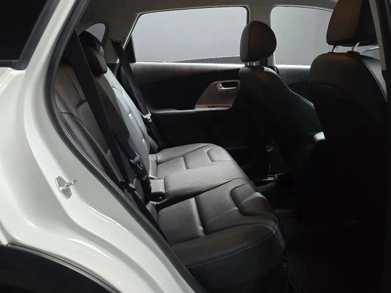 Kia Niro, снимка 11 - Автомобили и джипове - 56688440