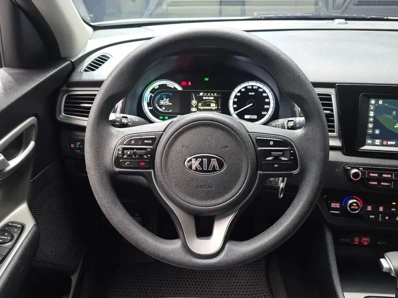 Kia Niro, снимка 13 - Автомобили и джипове - 56688440