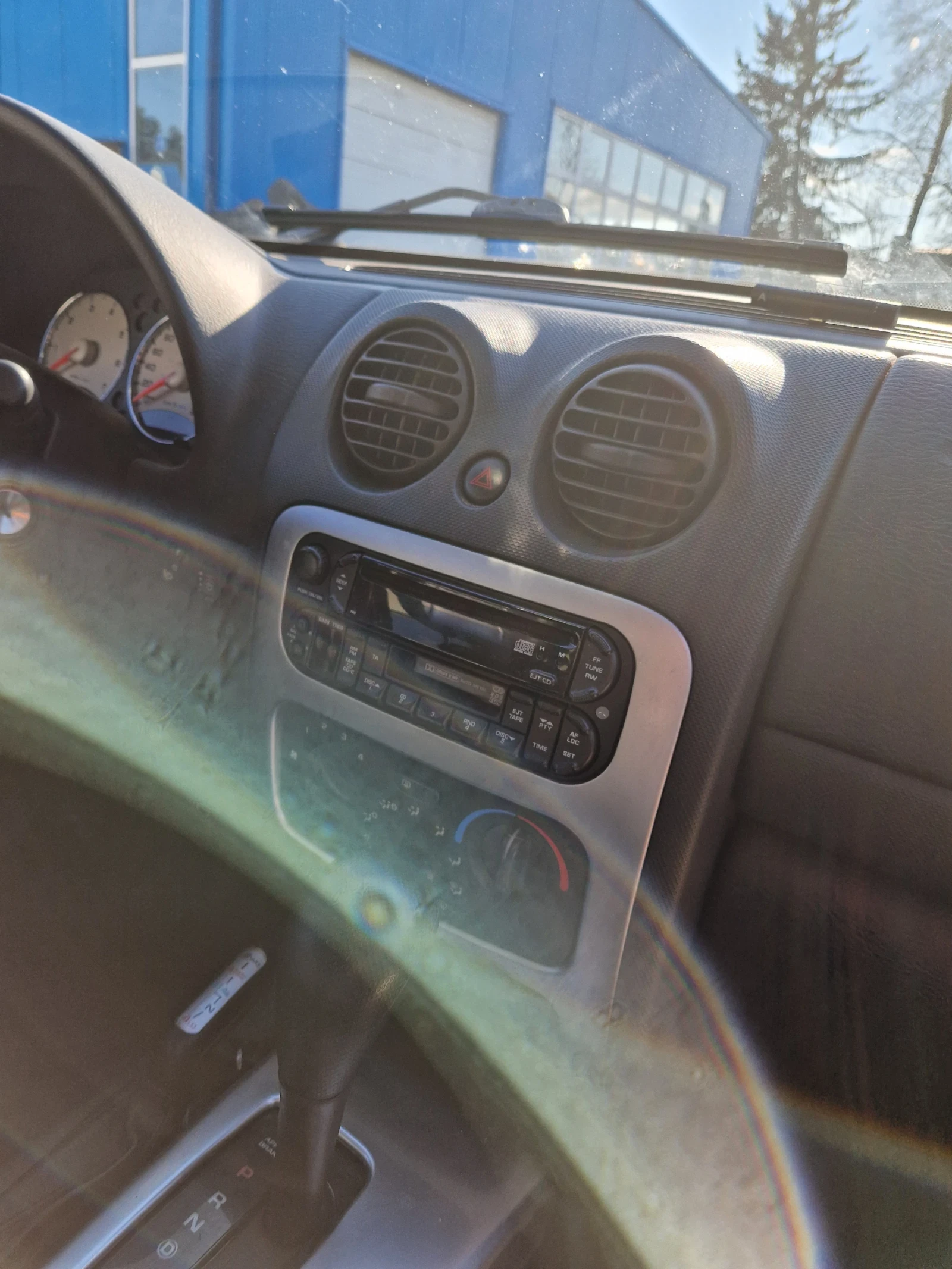 Jeep Cherokee  - изображение 10
