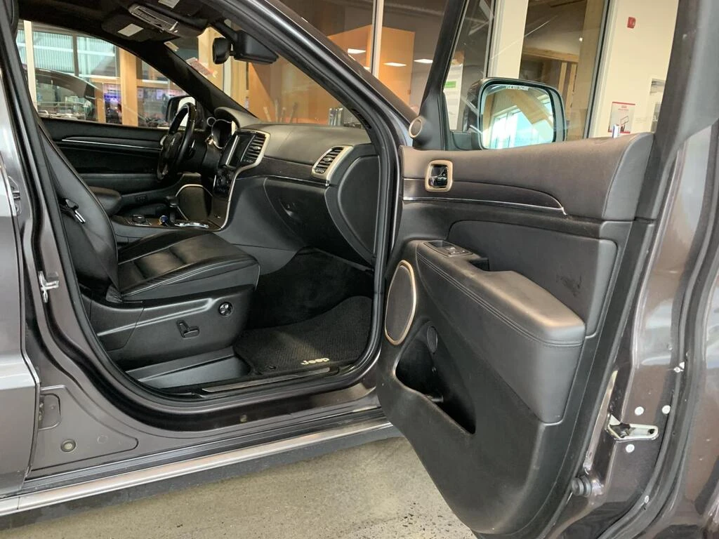 Jeep Grand cherokee Summit* Пано* Камера* Подгрев - изображение 6