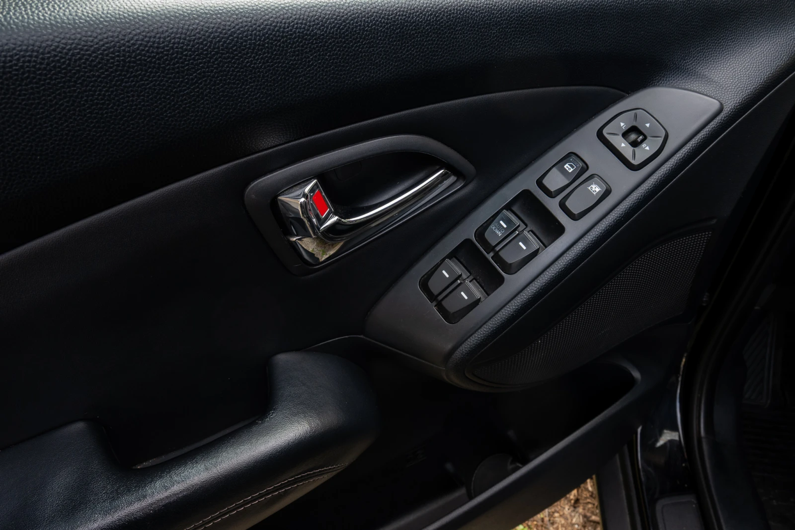 Hyundai IX35 2.0 CRDi 4x4, снимка 9 - Автомобили и джипове - 53565387