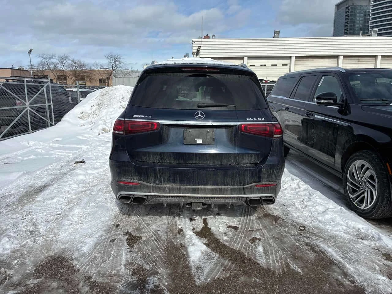 Mercedes-Benz GLS * AMG 63 * CARFAX * ЦЕНА ДО БГ, снимка 4 - Автомобили и джипове - 53749513