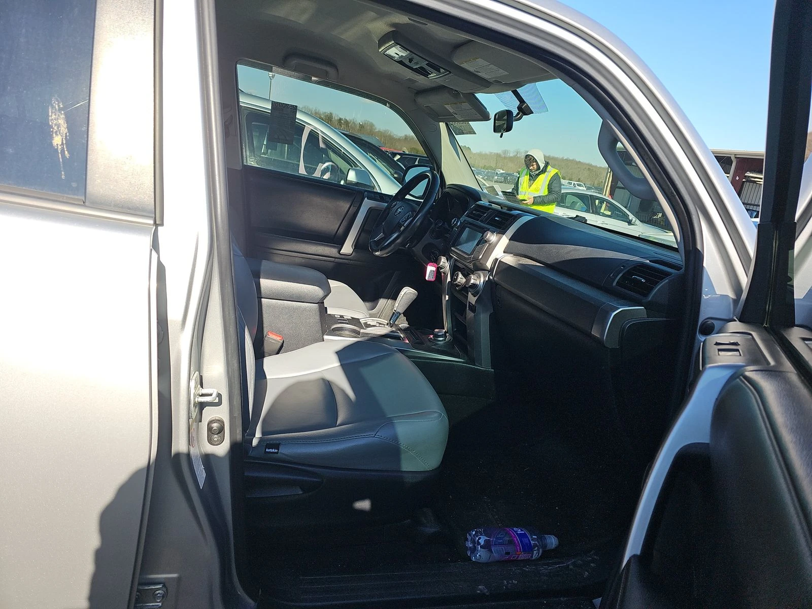 Toyota 4runner 4.0* V6* ПОДГРЕВ* КАМЕРА* КЕЙЛЕС* LANE* ASSIST, снимка 11 - Автомобили и джипове - 53915793