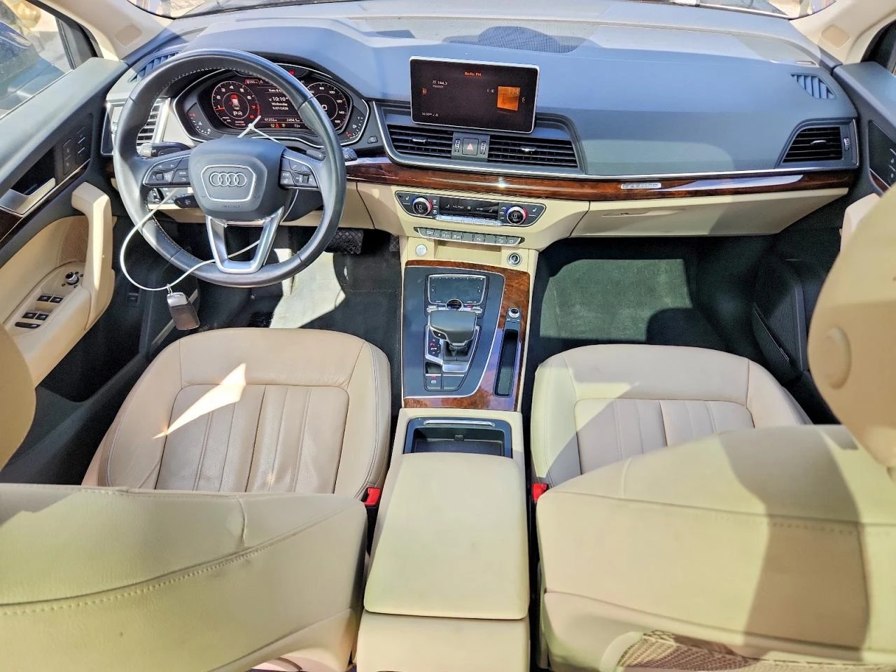 Audi Q5 2.0l Premium Plus, снимка 8 - Автомобили и джипове - 54881769