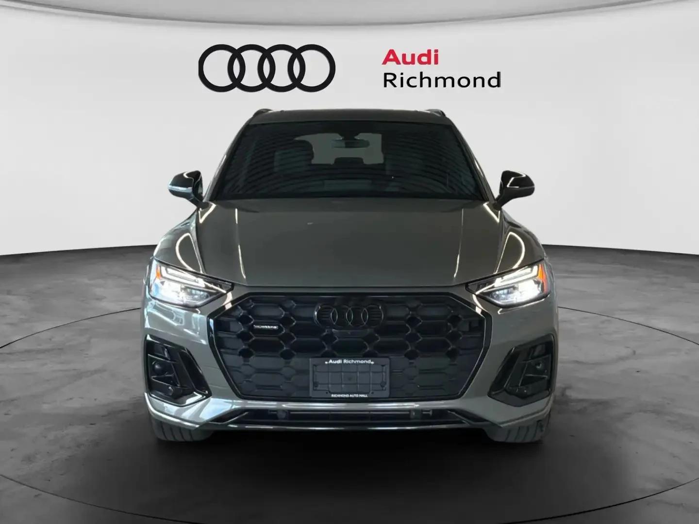 Audi Q5 2024* S-LINE* DIS* BLK OPT* QUATTRO* КРАЙНА ЦЕНА, снимка 2 - Автомобили и джипове - 56117874