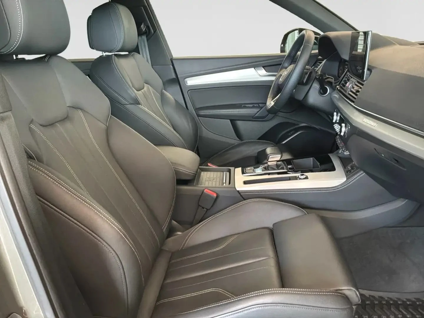 Audi Q5 2024* S-LINE* DIS* BLK OPT* QUATTRO* КРАЙНА ЦЕНА, снимка 13 - Автомобили и джипове - 56117874