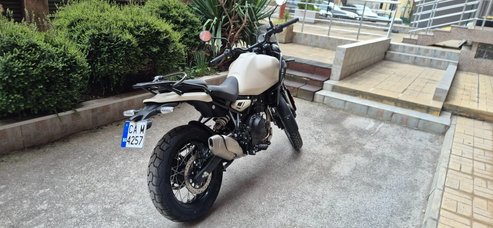 Royal Enfield Hymalayan 2025 чисто нов, снимка 2 - Мотоциклети и мототехника - 54170138