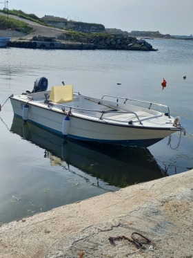 Лодка Собствено производство, снимка 1 - Воден транспорт - 45879984