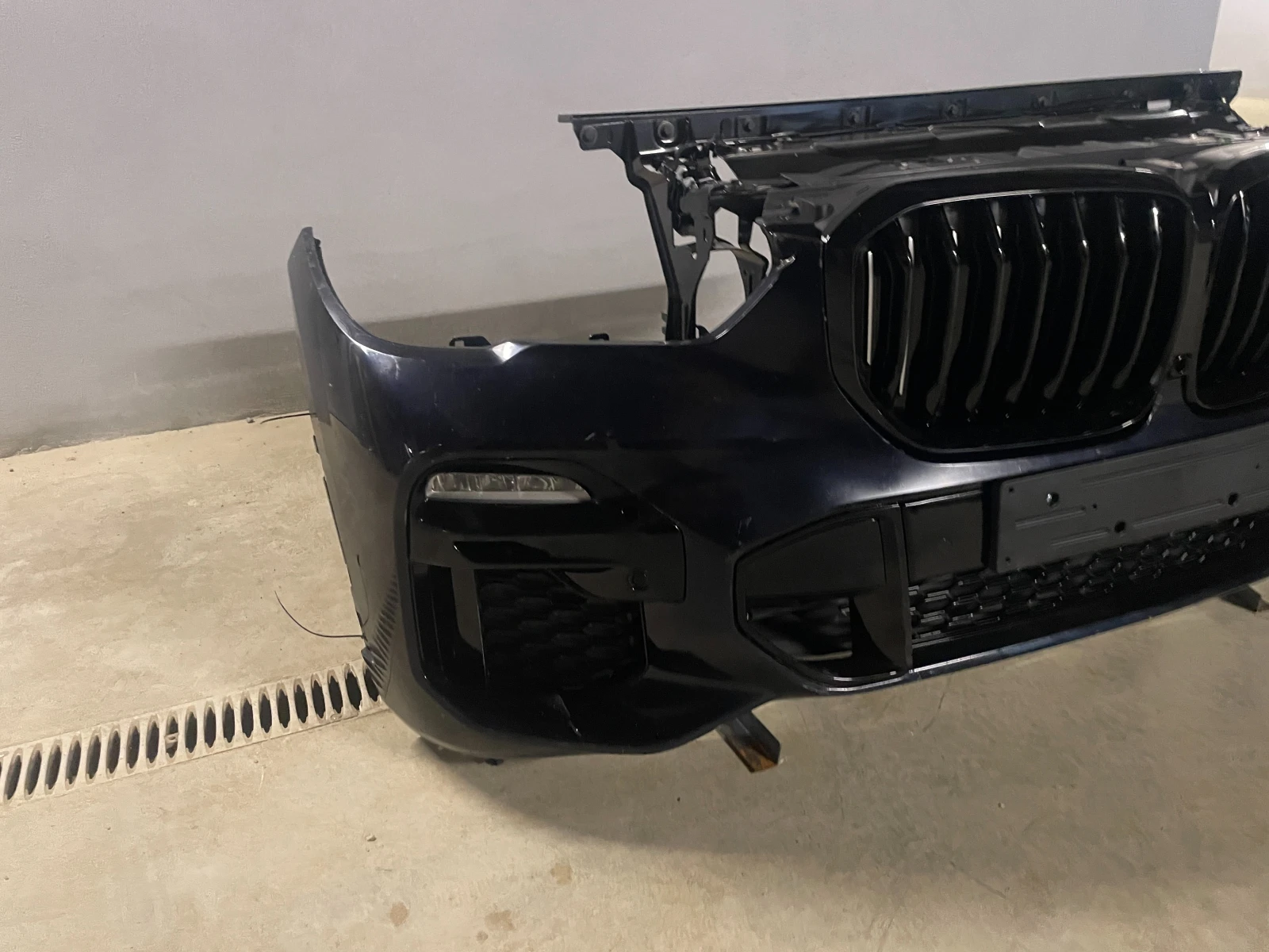Напълно окомплектована предна броня и преден панел за BMW X5 G05 M SPORT, снимка 2 - Части - 53801731