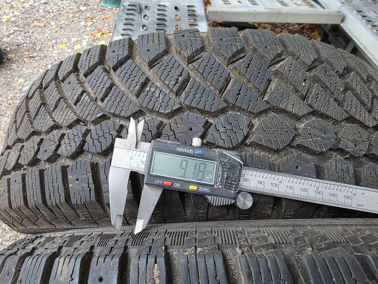 Гуми Зимни 185/65R15, снимка 2 - Гуми и джанти - 56691226