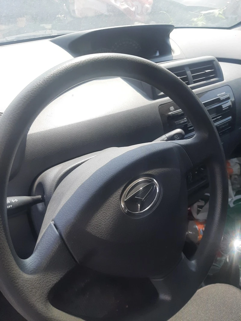 Daihatsu Materia 1.3i, снимка 11 - Автомобили и джипове - 41933803