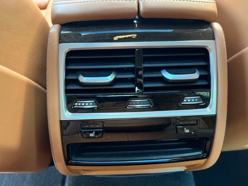 BMW 730 LONG/XDRIVE/360 CAM/HEAD UP/PANO/265 HP/E109, снимка 12 - Автомобили и джипове - 50256765
