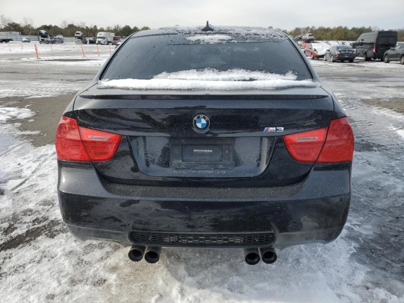 BMW M3 * CARFAX * БЕЗ ПЪРВОНАЧАЛНА ВНОСКА, снимка 6 - Автомобили и джипове - 52567316