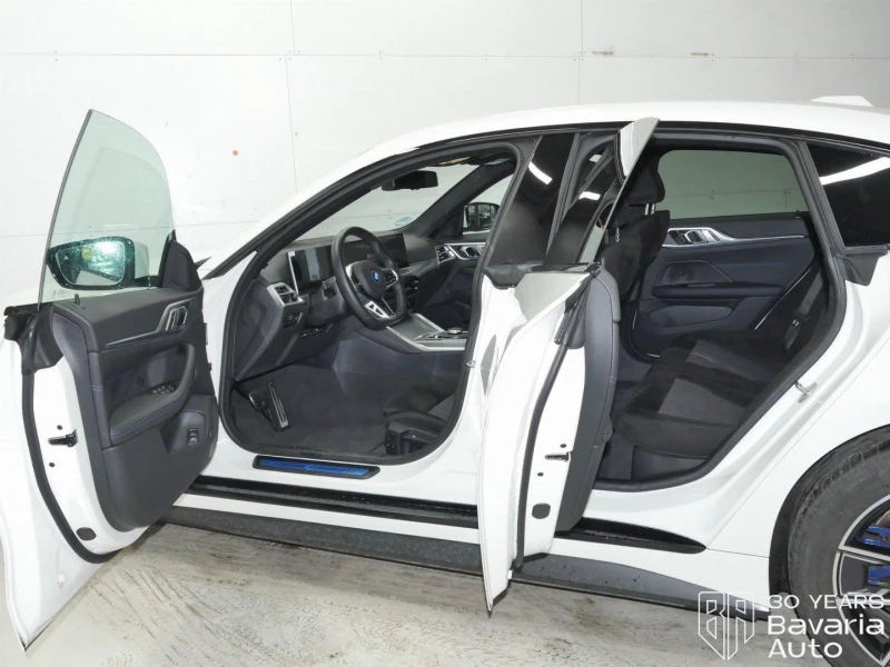 BMW i4 40 xDrive M Sport Paket, снимка 5 - Автомобили и джипове - 52834262