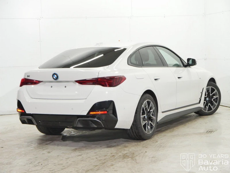BMW i4 40 xDrive M Sport Paket, снимка 3 - Автомобили и джипове - 52834262