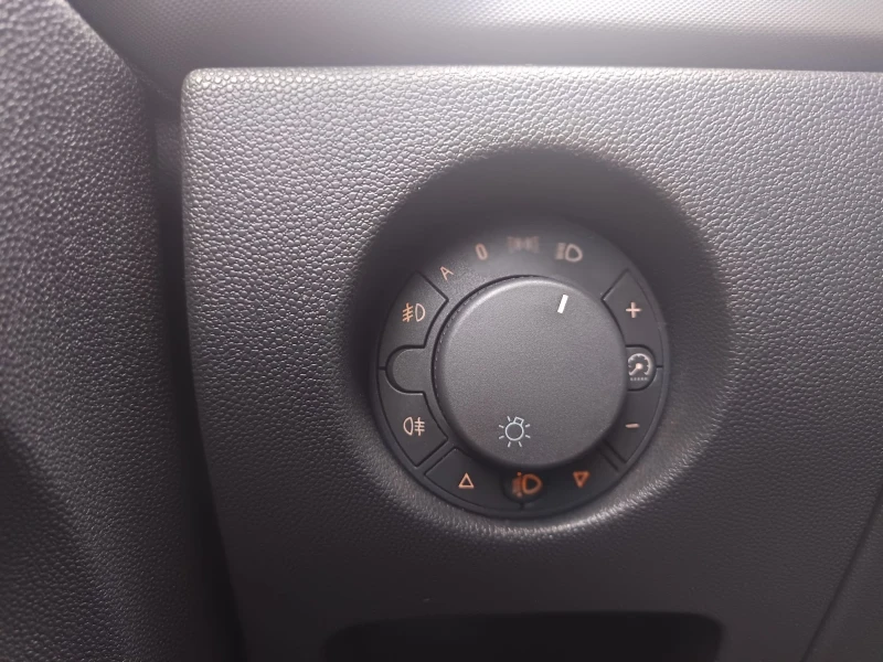 Opel Corsa D, снимка 11 - Автомобили и джипове - 52851028