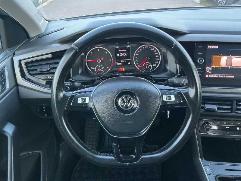 VW Polo 1.6 TDI, снимка 11 - Автомобили и джипове - 52889365