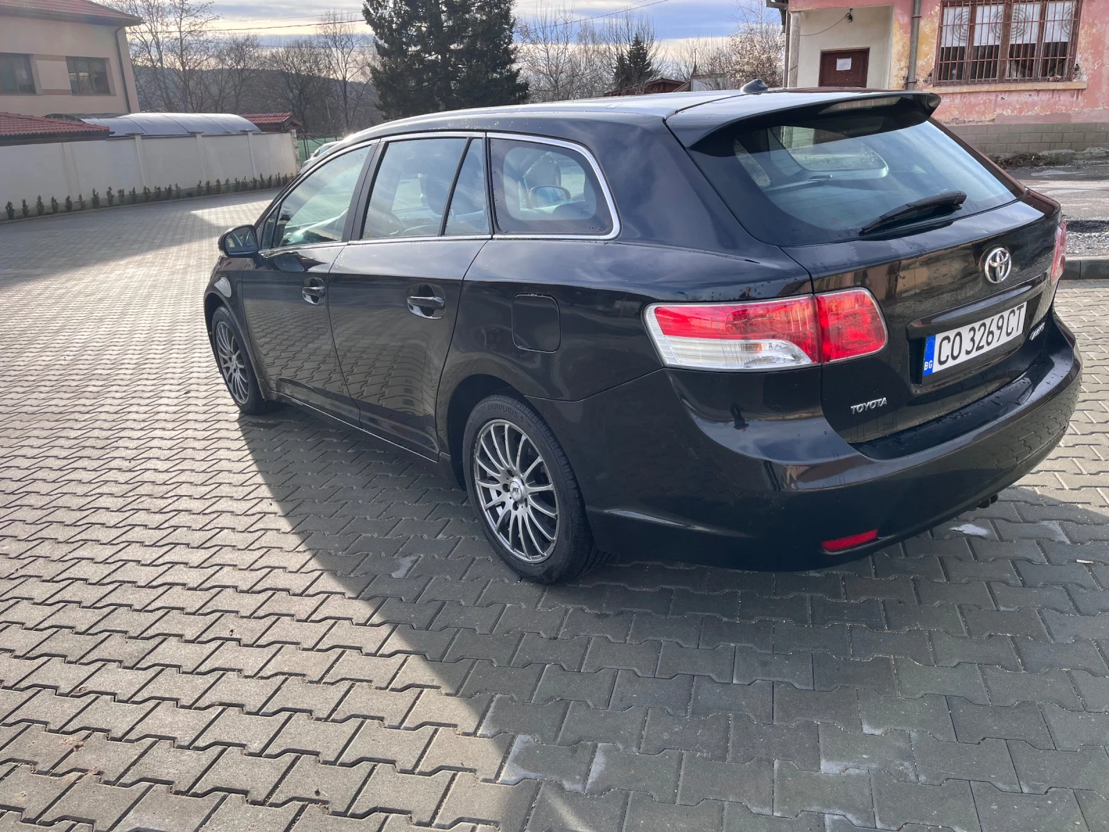 Toyota Avensis 2.2 D4D 150  - изображение 3