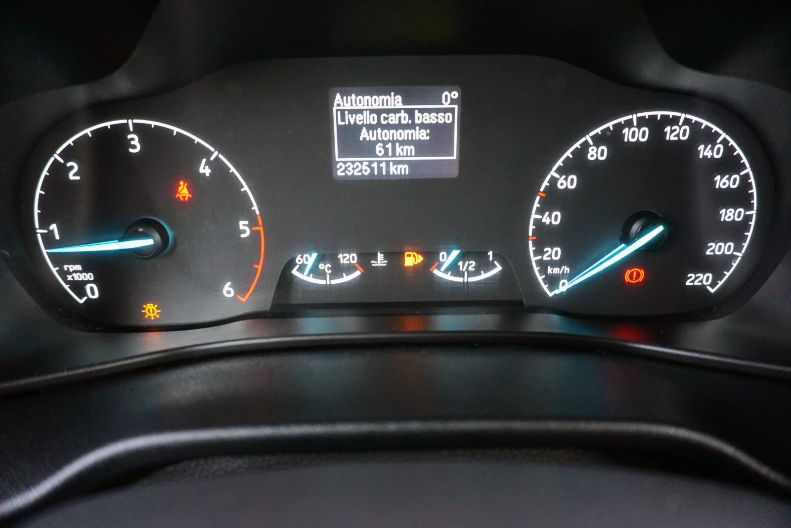 Ford Connect 1.5 TDCI ENTRY - изображение 10