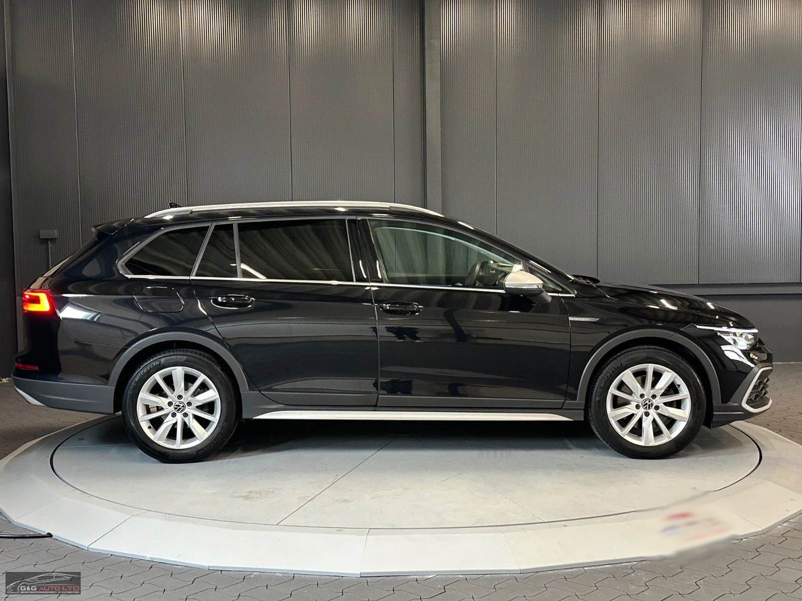 VW Golf VIII/200HP/4X4/ALLTRACK/NAVI-PRO/AMBI/LED/CAM/396v - изображение 7