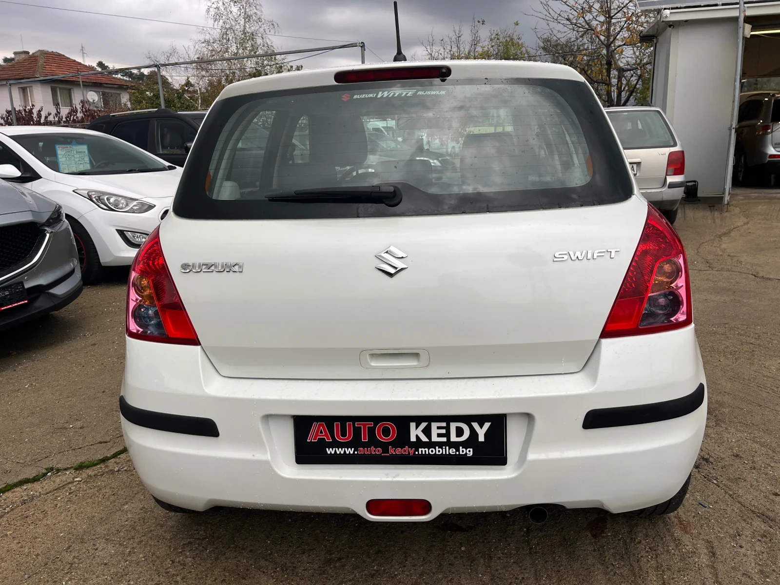 Suzuki Swift 1.3i 16V - изображение 6