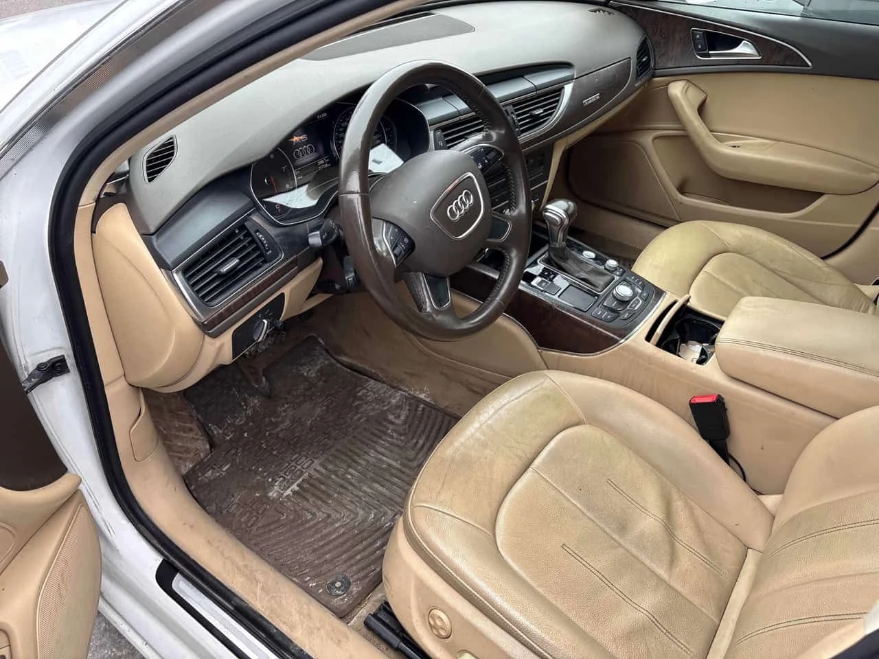 Audi A6 * 3.0T * CARFAX * БЕЗ ПЪРВОНАЧАЛНА ВНОСКА, снимка 16 - Автомобили и джипове - 53743255