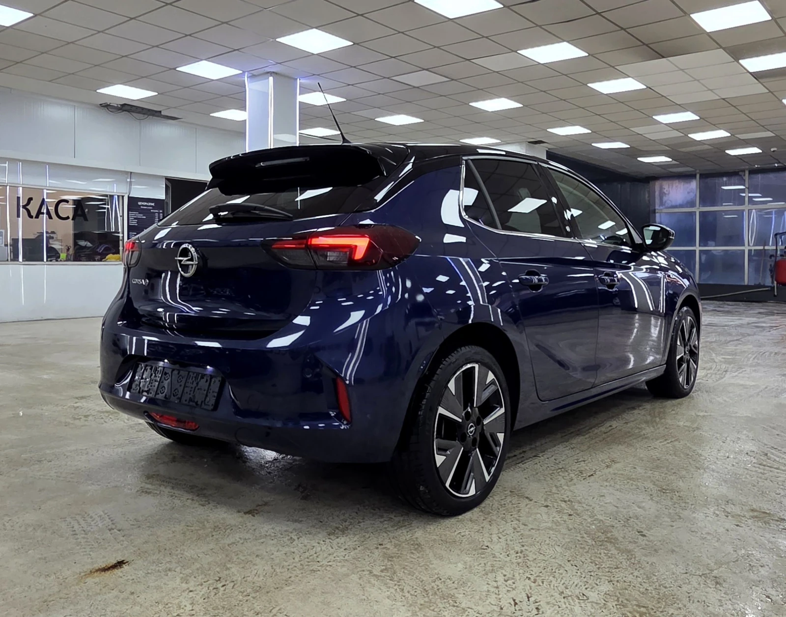 Opel Corsa 52KWh/GS line/Navi/Camera/LED, снимка 4 - Автомобили и джипове - 54306324