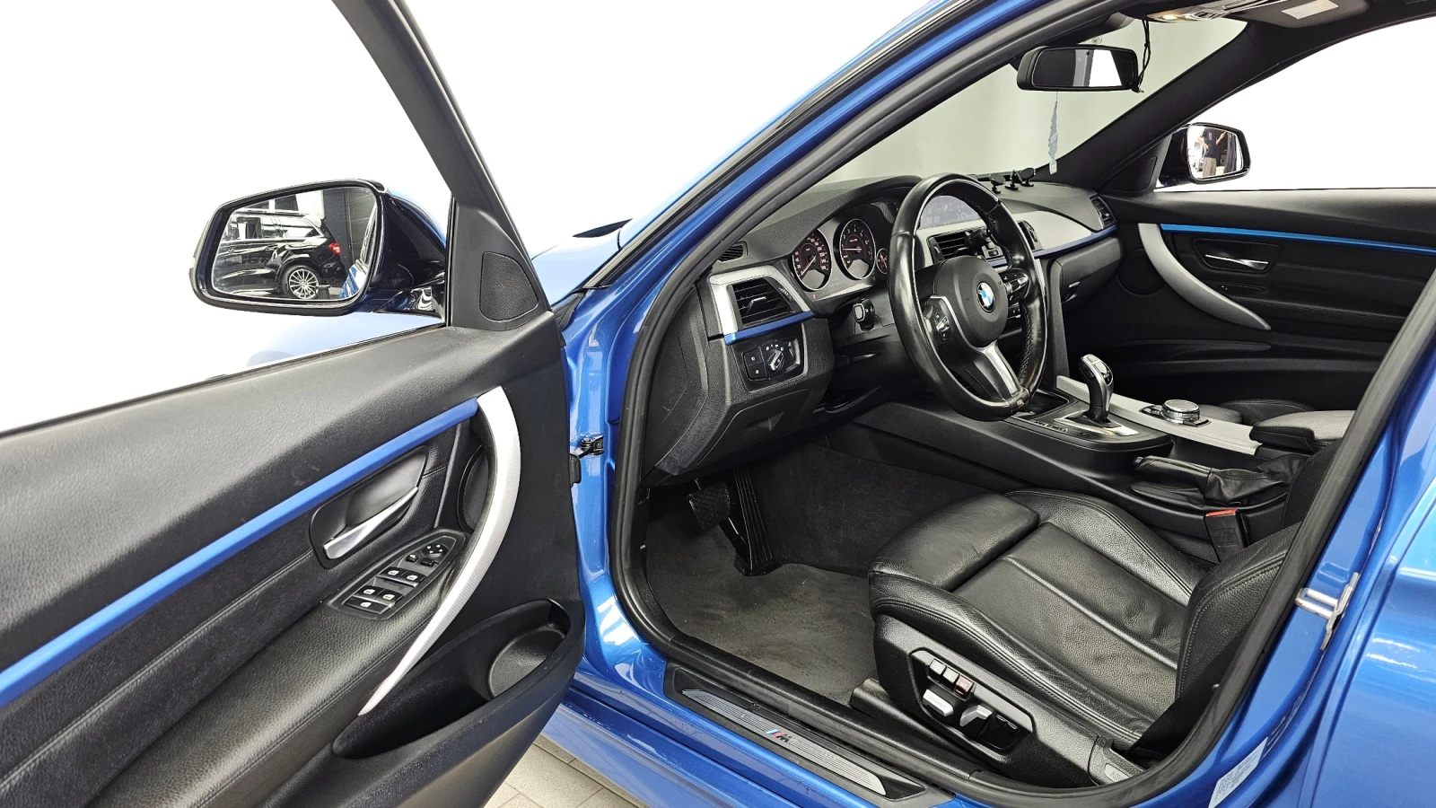 BMW 330 2018* M-PK* HEAD-UP* SHODOWLINE* КРАЙНА ЦЕНА, снимка 9 - Автомобили и джипове - 54526511