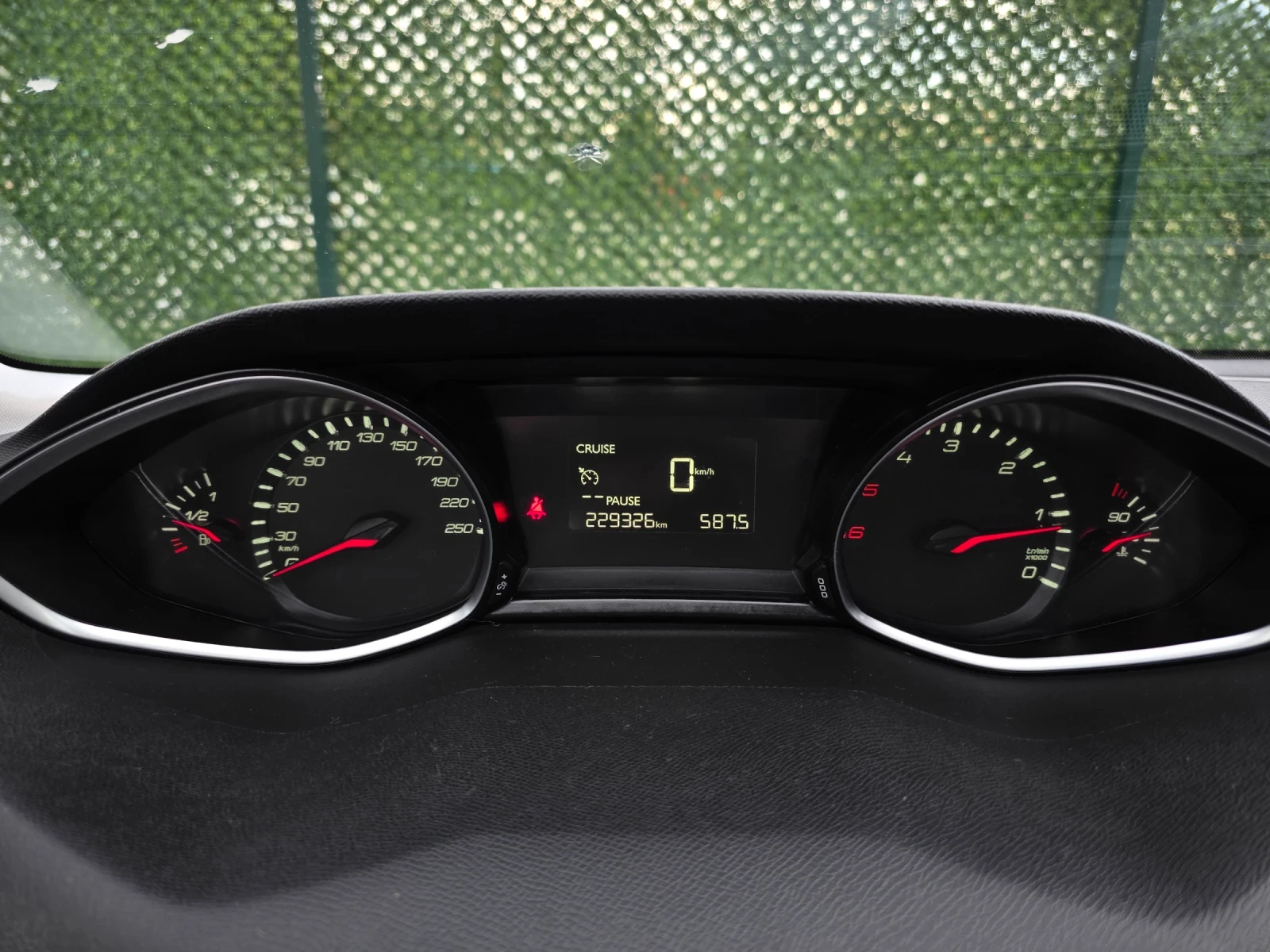 Peugeot 308 1.6e-hdi NAVI , снимка 14 - Автомобили и джипове - 54544835