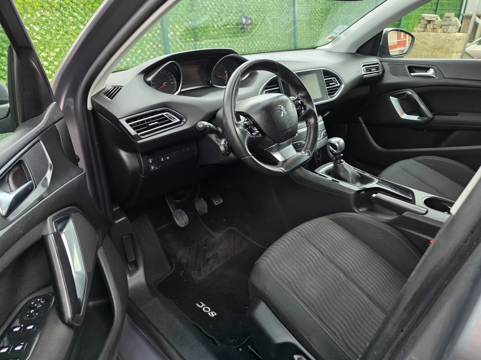 Peugeot 308 1.6e-hdi NAVI , снимка 7 - Автомобили и джипове - 54544835