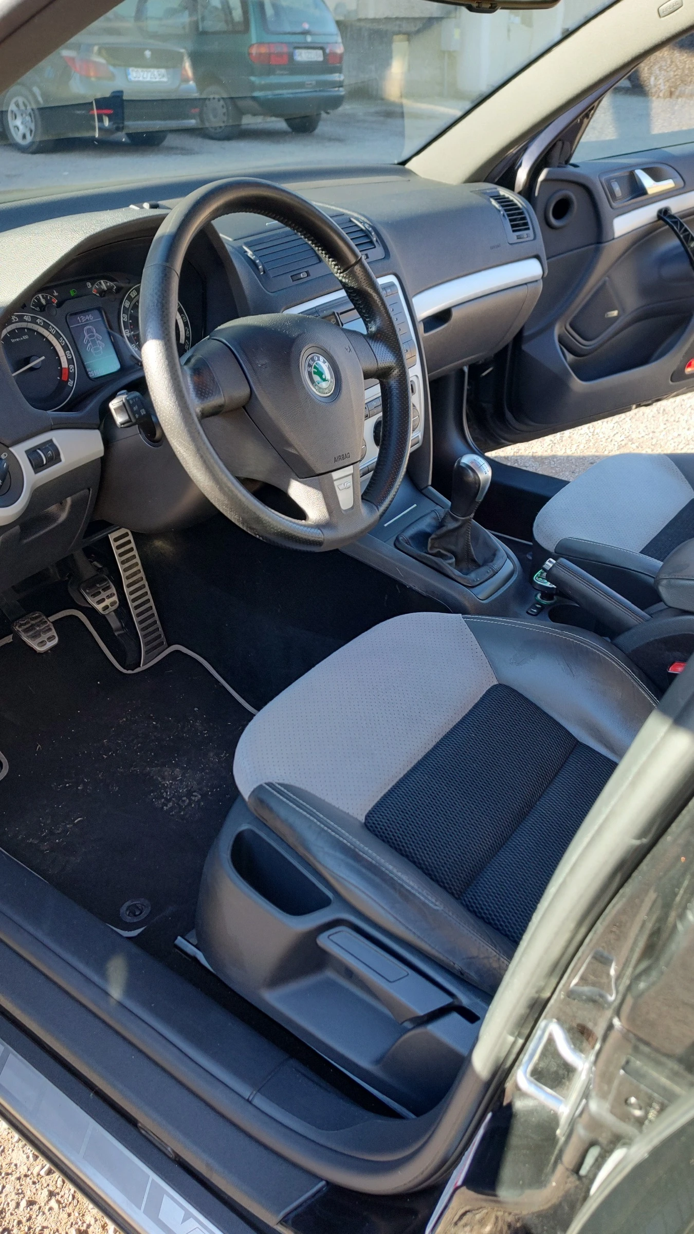 Skoda Octavia 2.0 VRS турбо бензин , снимка 4 - Автомобили и джипове - 54733859