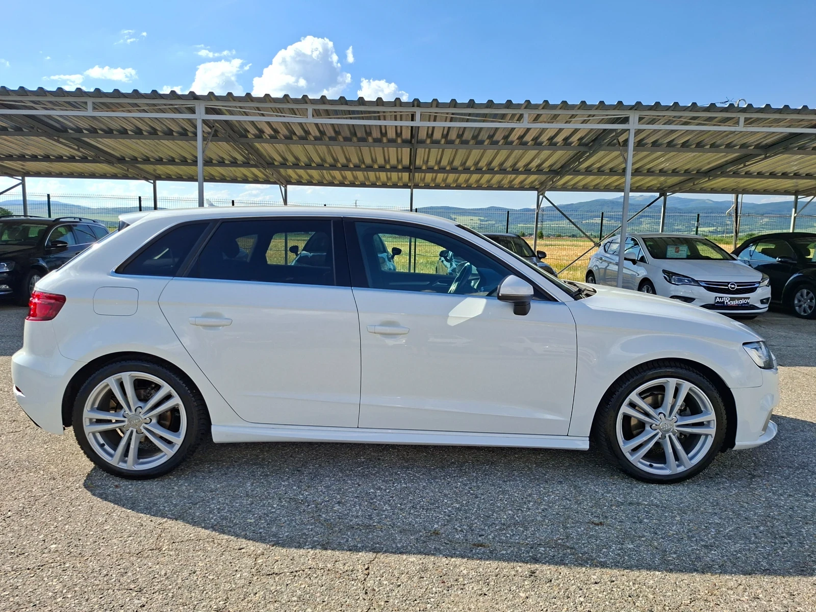 Audi A3 1, 6 tdi S-LINE, снимка 5 - Автомобили и джипове - 54838161