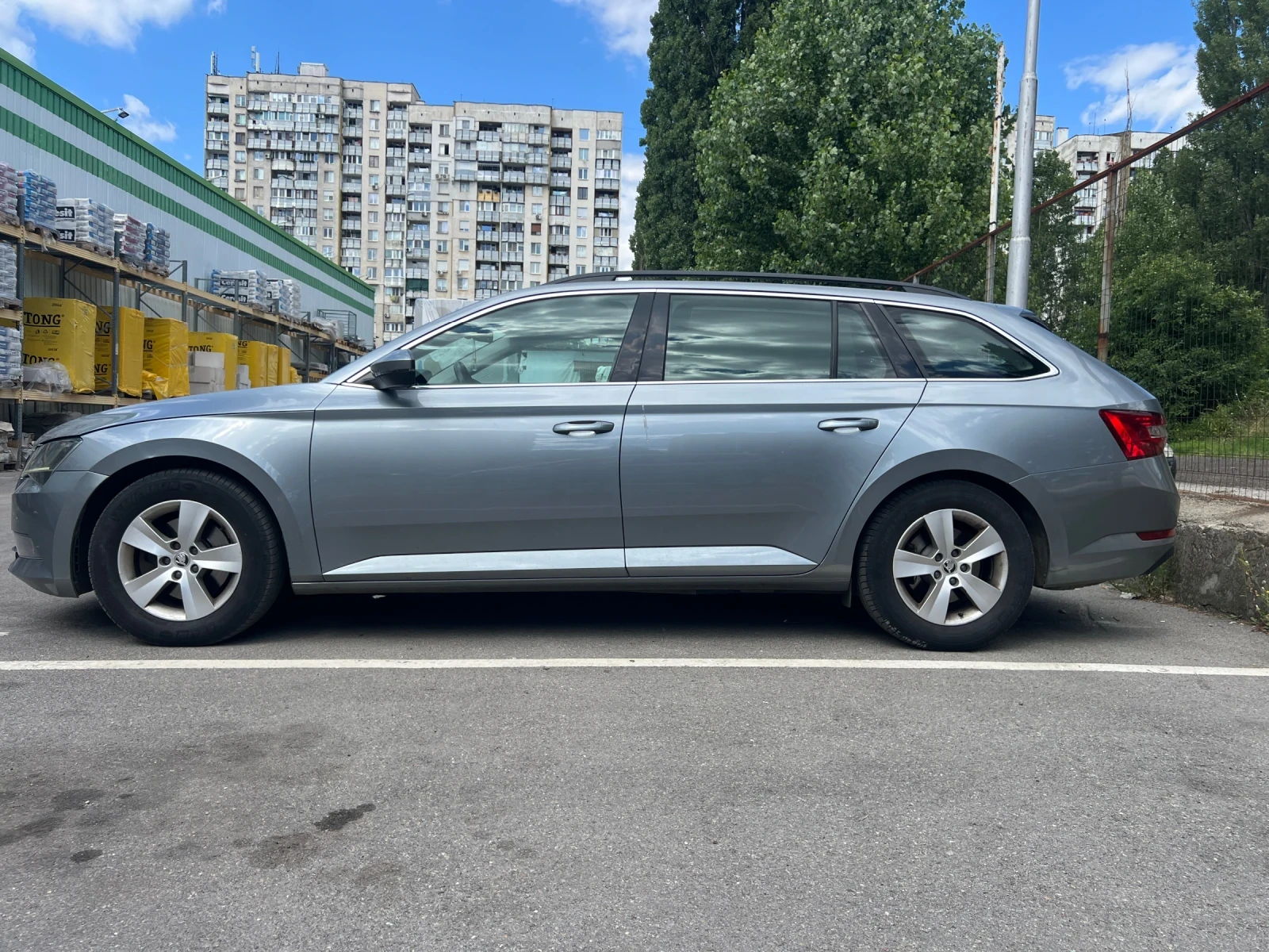 Skoda Superb Напълно обслужена, моля прочетете цялото описание, снимка 5 - Автомобили и джипове - 55407810