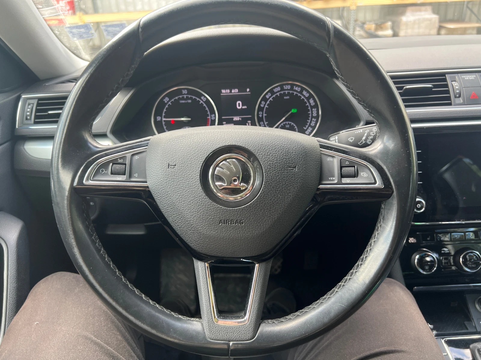 Skoda Superb Напълно обслужена, моля прочетете цялото описание, снимка 13 - Автомобили и джипове - 55407810