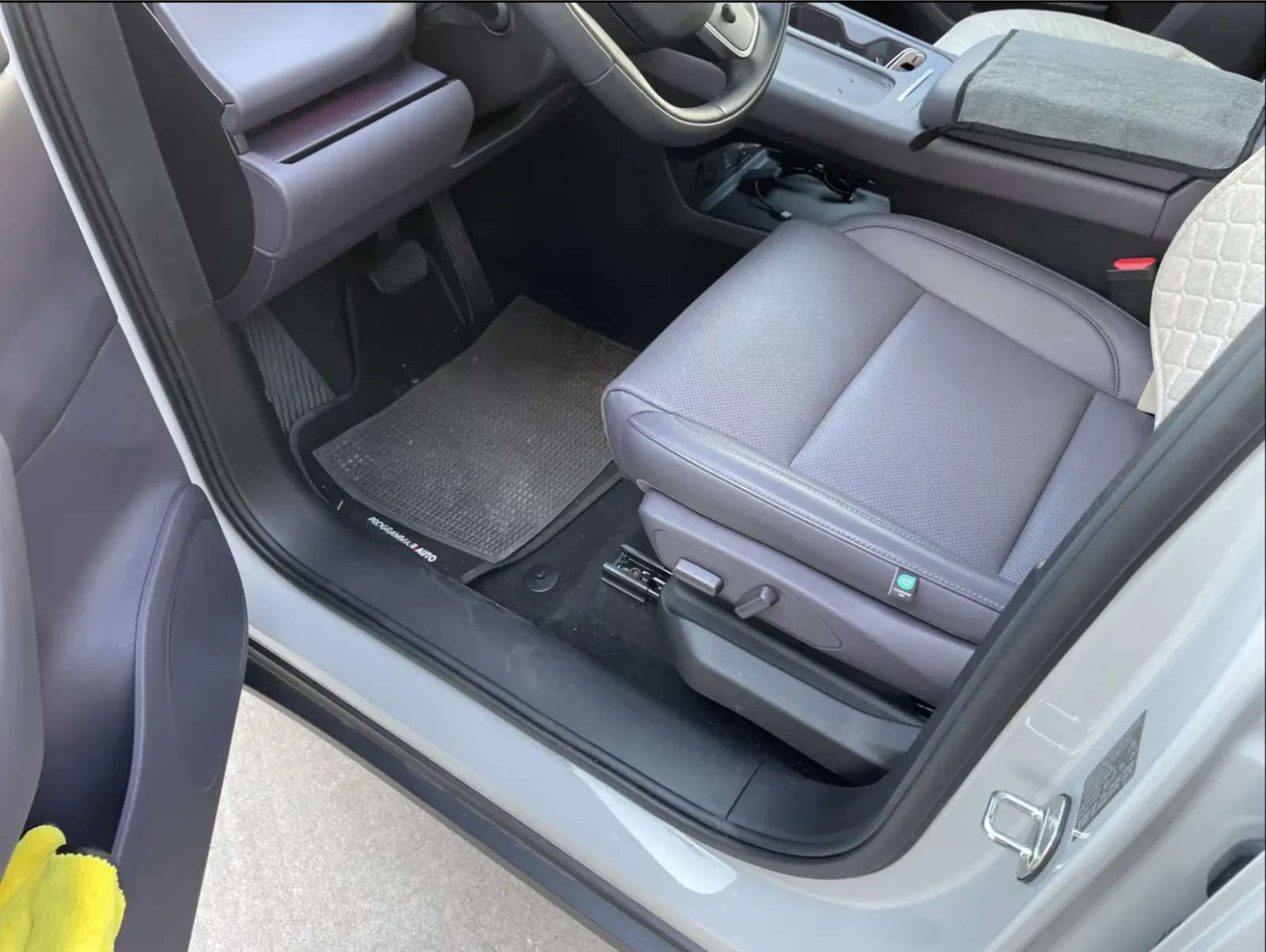 Leapmotor C10 DESIGN BEV | 69.9 kWO| 360| FULL | Mobile.bg � ����������� 3