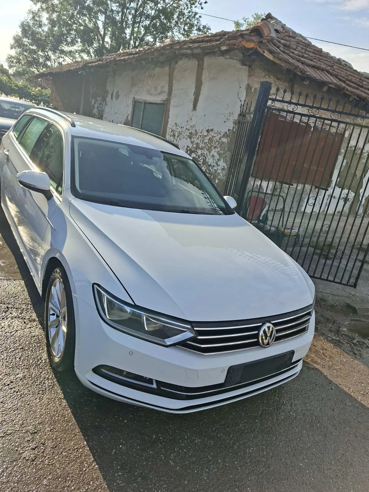 VW Passat 1.6TDI , снимка 2 - Автомобили и джипове - 56161741