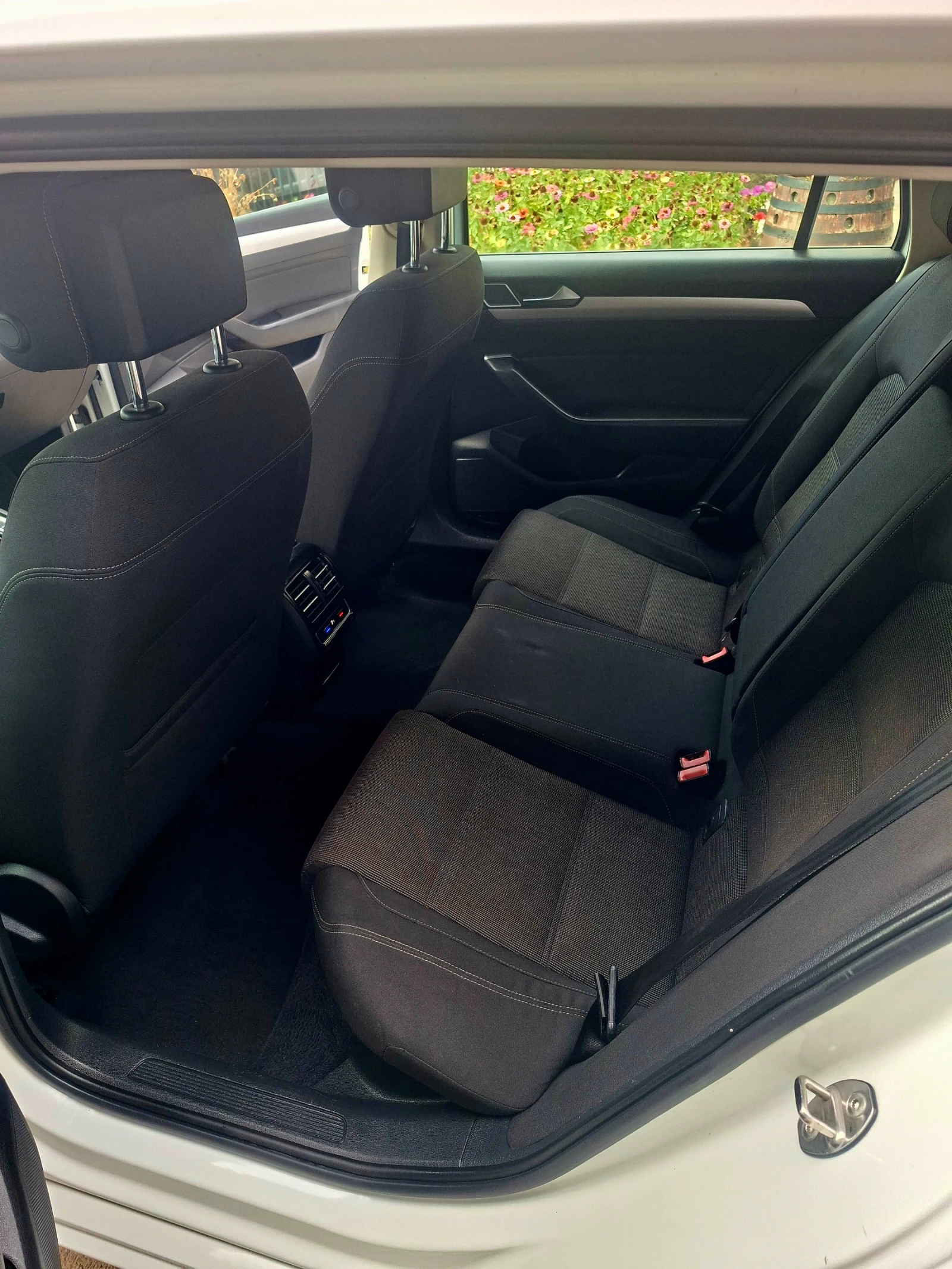 VW Passat 1.6TDI , снимка 13 - Автомобили и джипове - 56161741