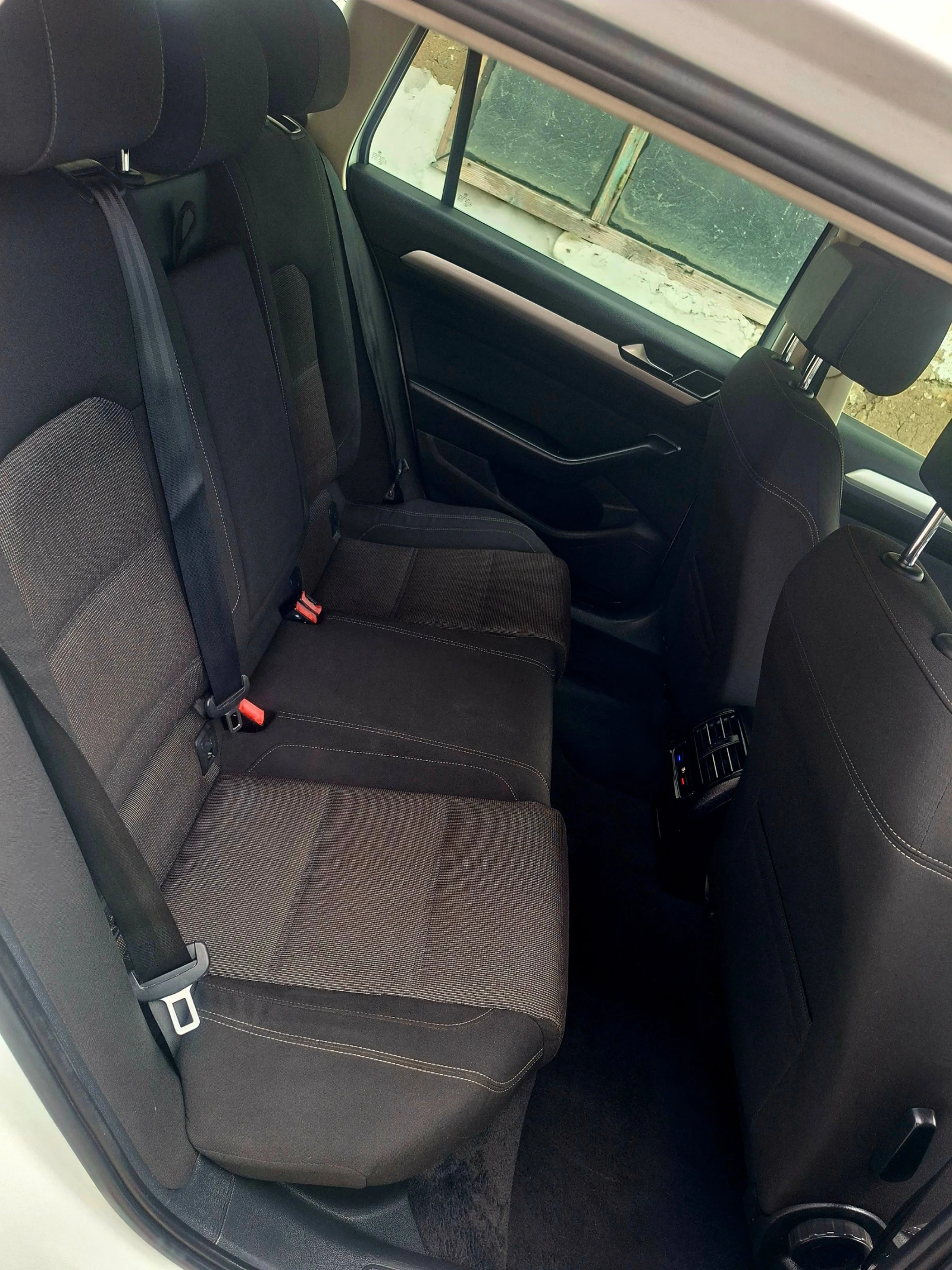 VW Passat 1.6TDI , снимка 12 - Автомобили и джипове - 56161741