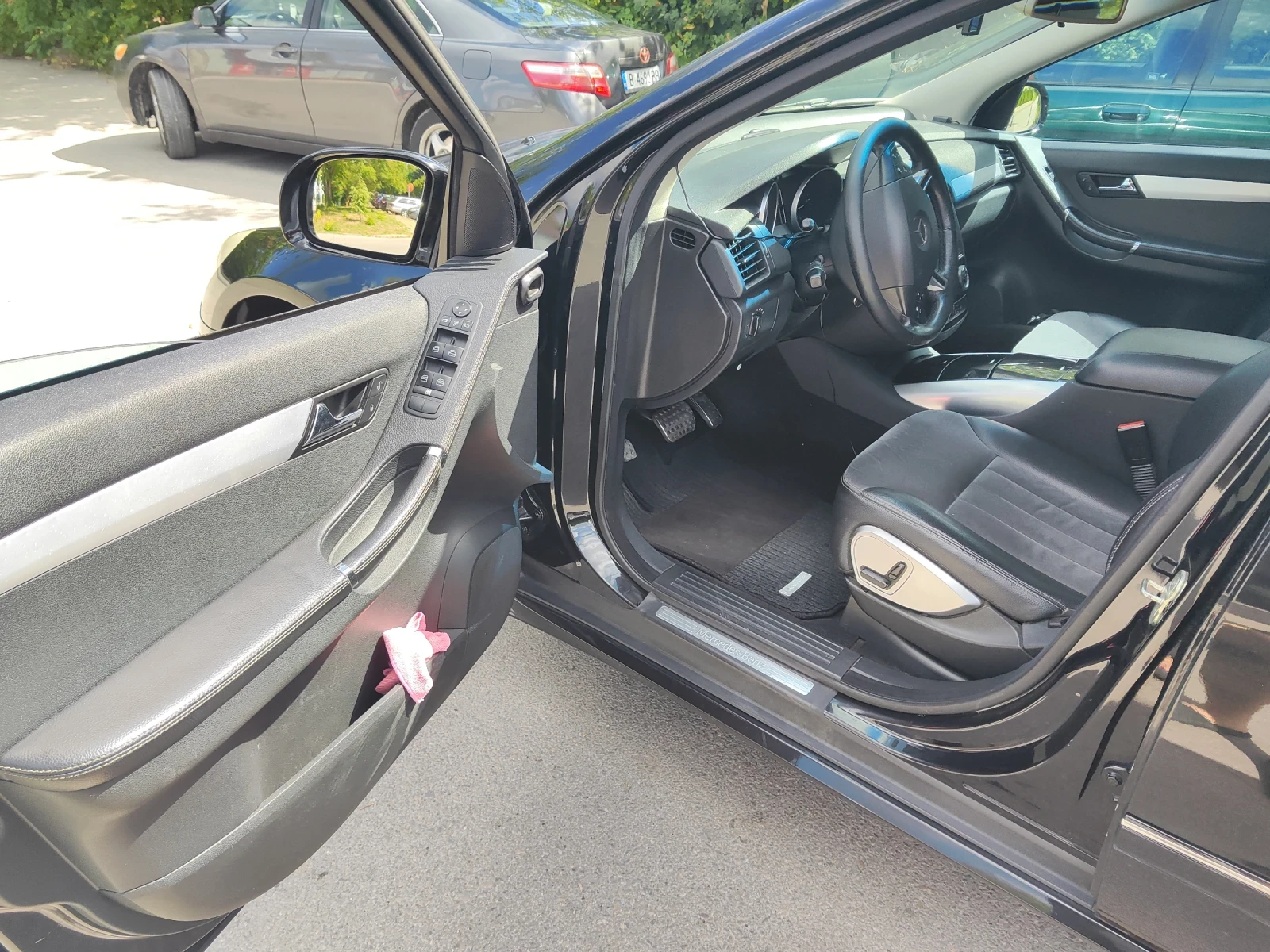 Mercedes-Benz R 320, снимка 5 - Автомобили и джипове - 56185065