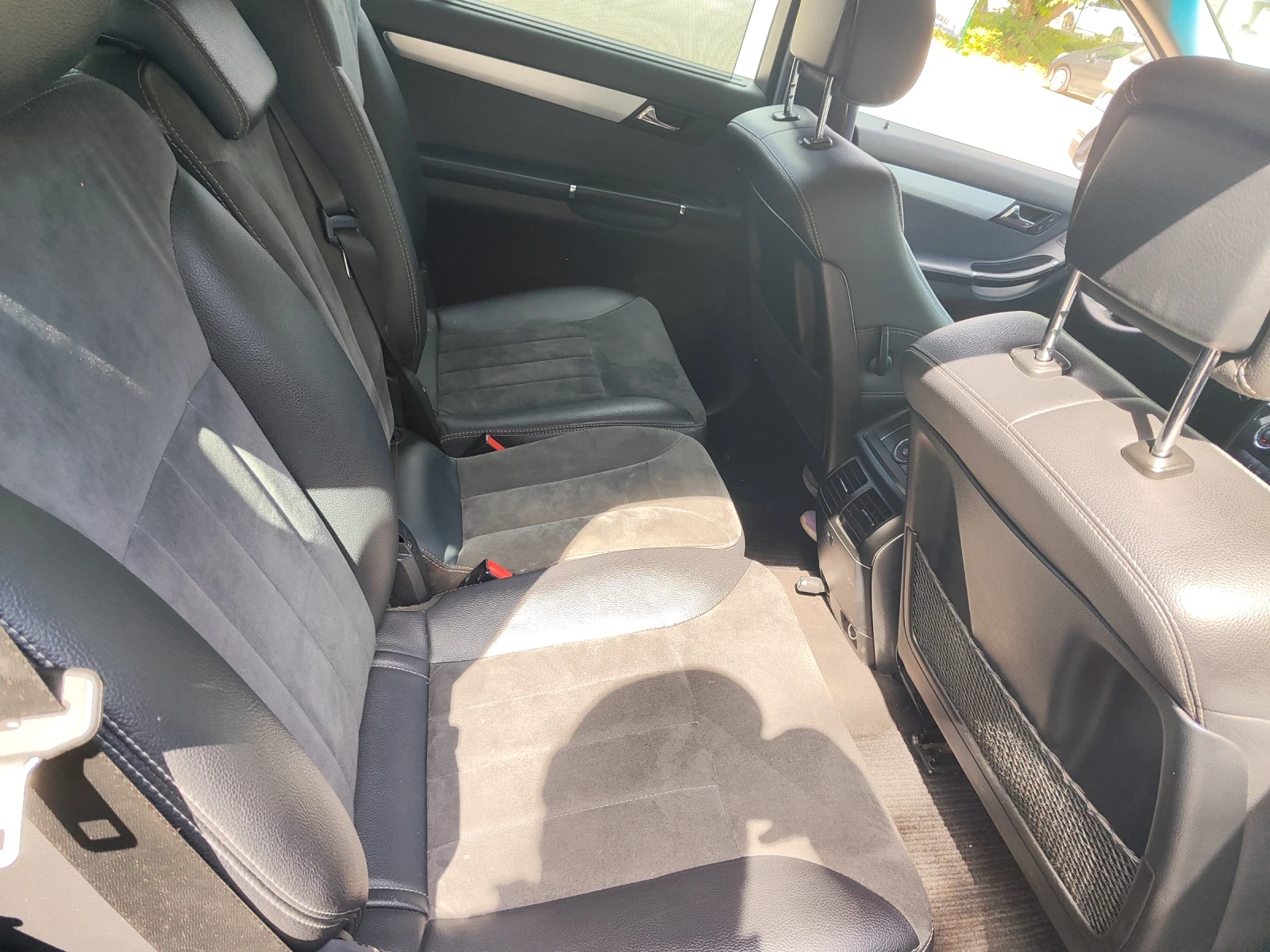 Mercedes-Benz R 320, снимка 9 - Автомобили и джипове - 56185065