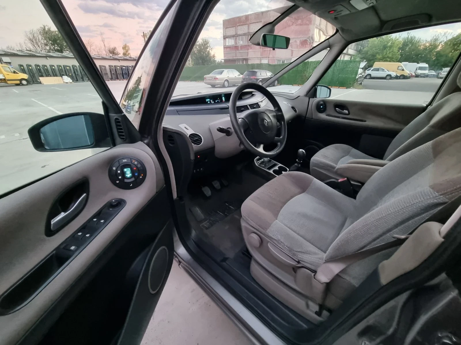Renault Espace, снимка 3 - Автомобили и джипове - 56407802