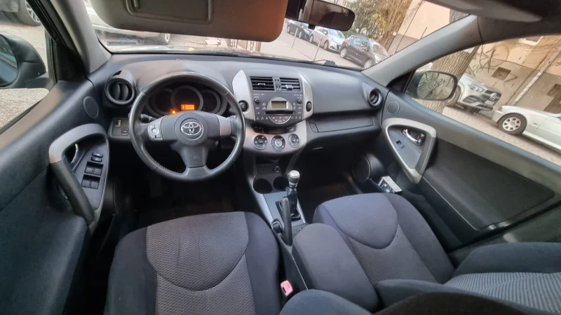 Toyota Rav4, снимка 11 - Автомобили и джипове - 48390539