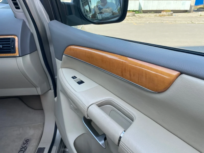 Infiniti QX56 5.6i, 100000 km!!! 1 Собственик! Нов!!!, снимка 11 - Автомобили и джипове - 51978387