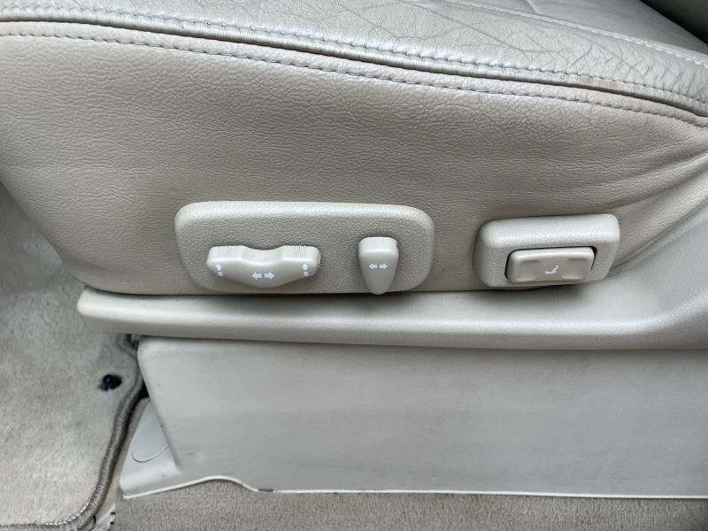 Infiniti QX56 5.6i, 100000 km!!! 1 Собственик! Нов!!!, снимка 8 - Автомобили и джипове - 51978387